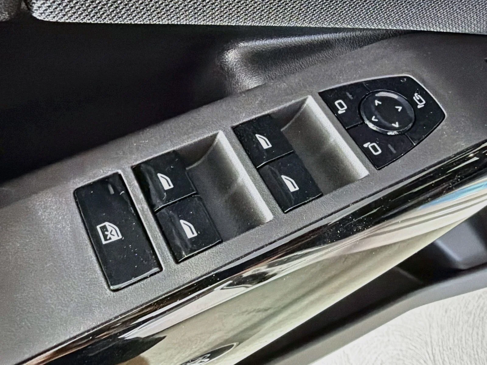New 2026 Dune Grey Metallic BMW M50 xDrive image 17