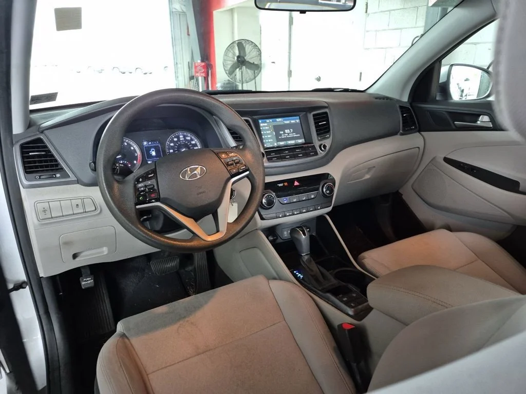 Used 2018 Silver Hyundai SEL image 8