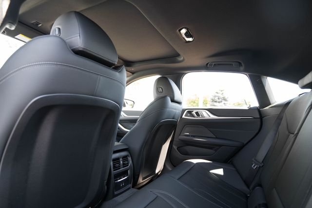 New 2026 Skyscraper Grey Metallic BMW xDrive40 image 14