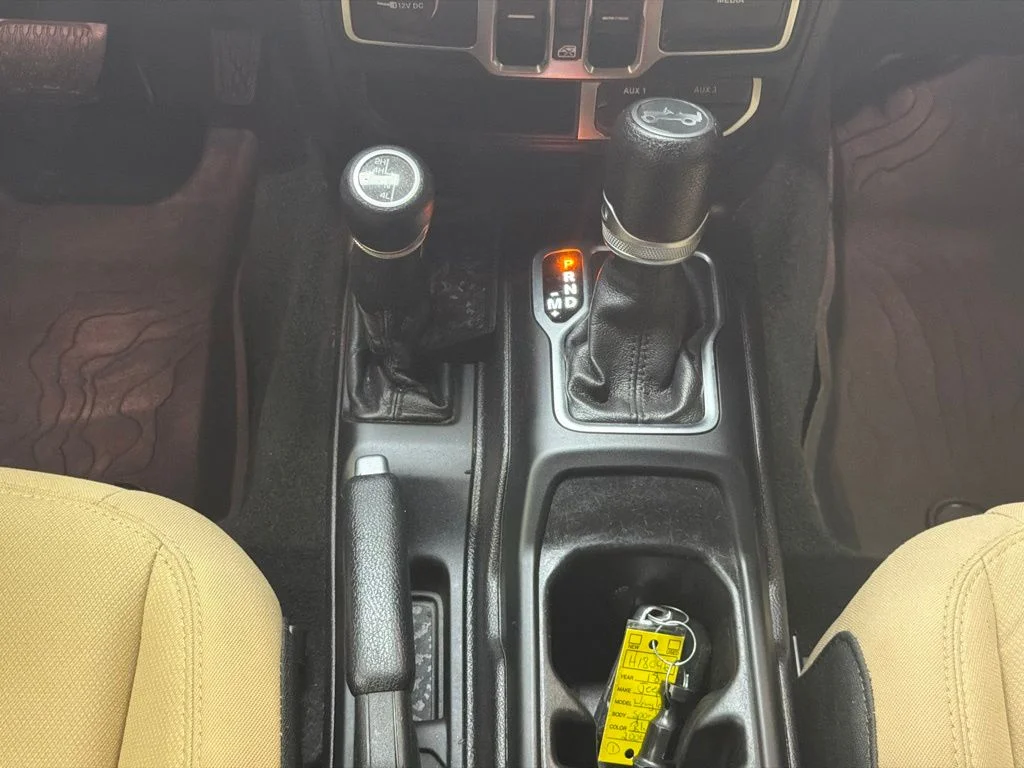 Used 2018 Black Clearcoat Jeep Unlimited Sport S image 16