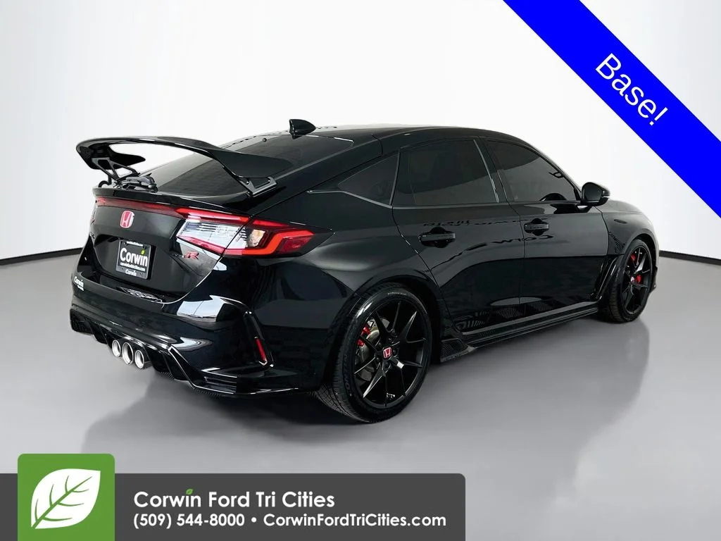 Used 2025 Crystal Black Pearl Honda  image 15
