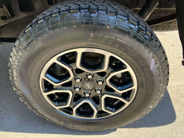 Used 2023 Avalanche Ford XLT image 12