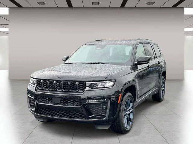 New 2026 Diamond Black Crystal Pearl-Coat Exterior Paint Jeep Limited image 8