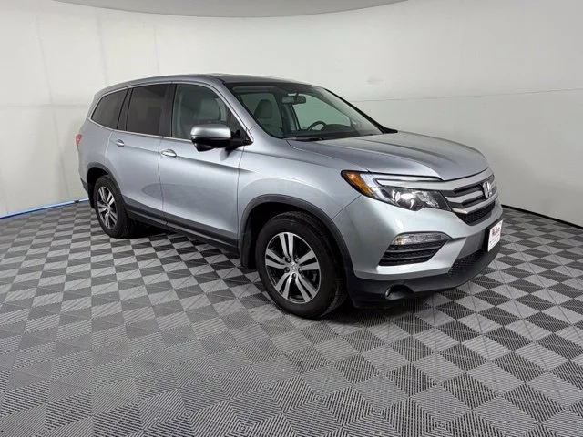 Used 2018 Silver Honda EX-L image 1