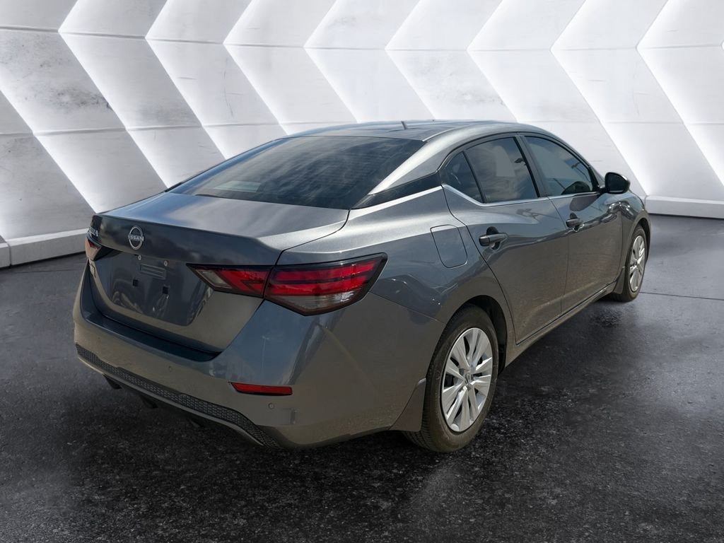 Used 2025 Gray Nissan S image 4