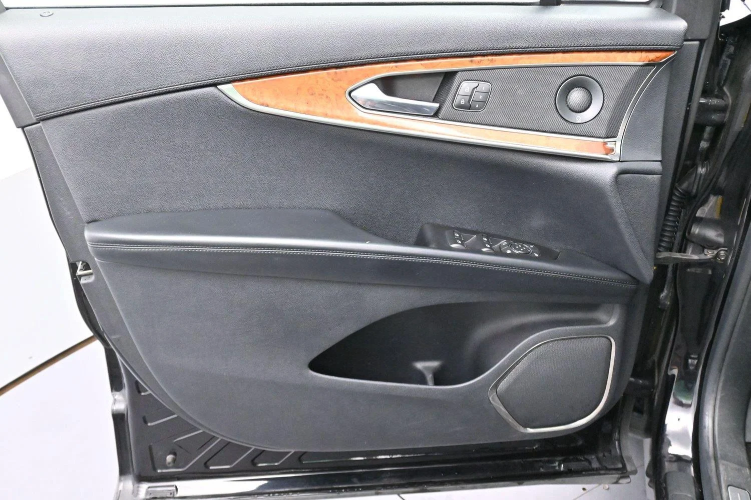 Used 2020 Infinite Black Lincoln Reserve image 13