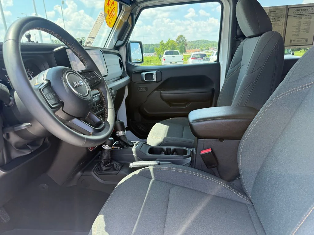 Used 2024 White Jeep Willys image 4