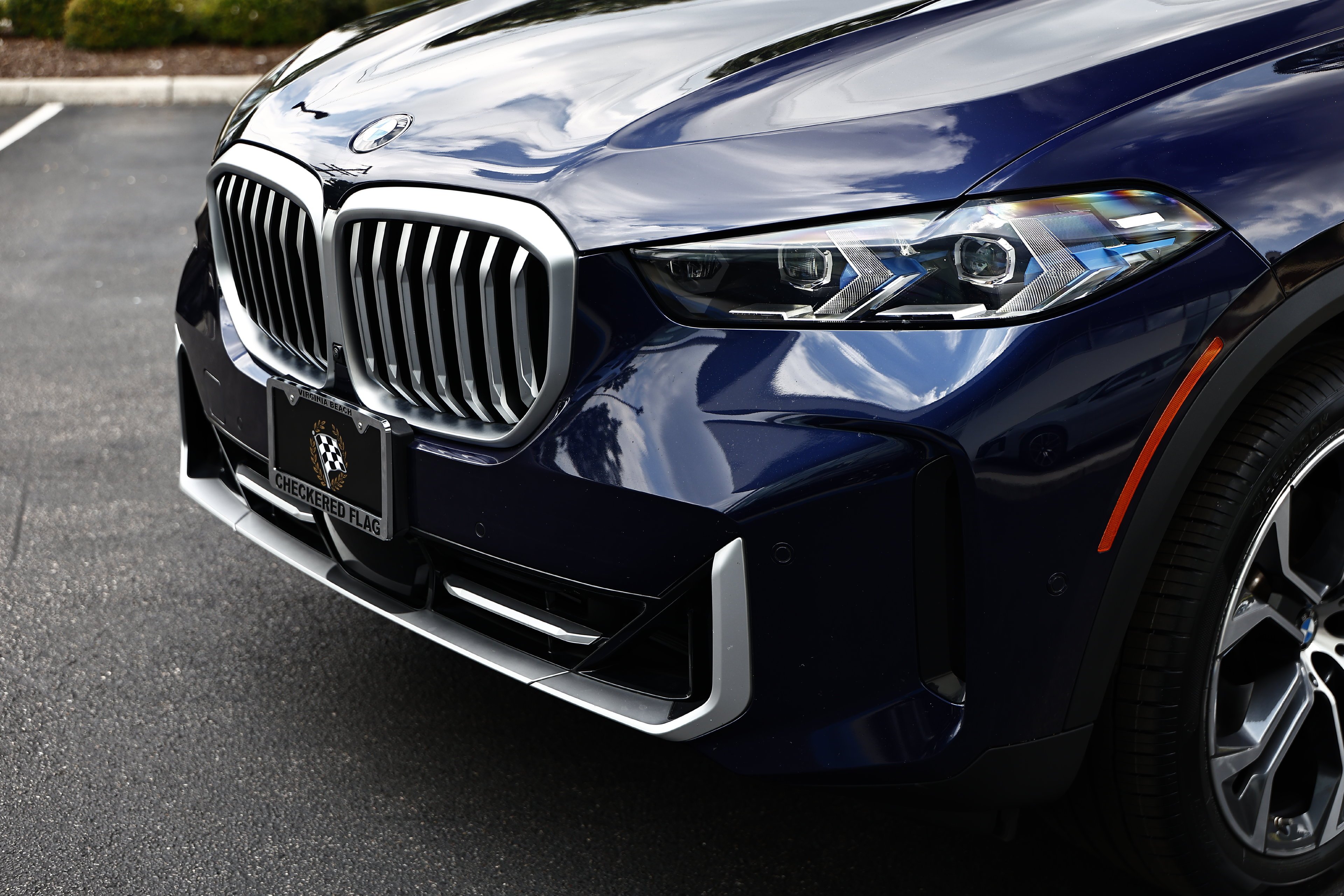 Certified Used 2025 Tanzanite Blue II Metallic BMW xDrive40i image 12