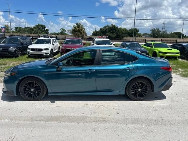 Used 2025 Ocean Gem Toyota SE image 16