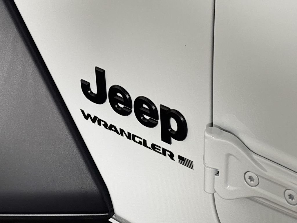 New 2026 Bright White Clear-Coat Exterior Paint Jeep Sport S image 23