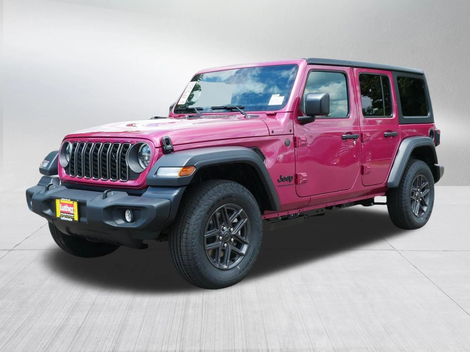 New 2026 Tuscadero Pearl-Coat Exterior Paint Jeep Sport S image 3