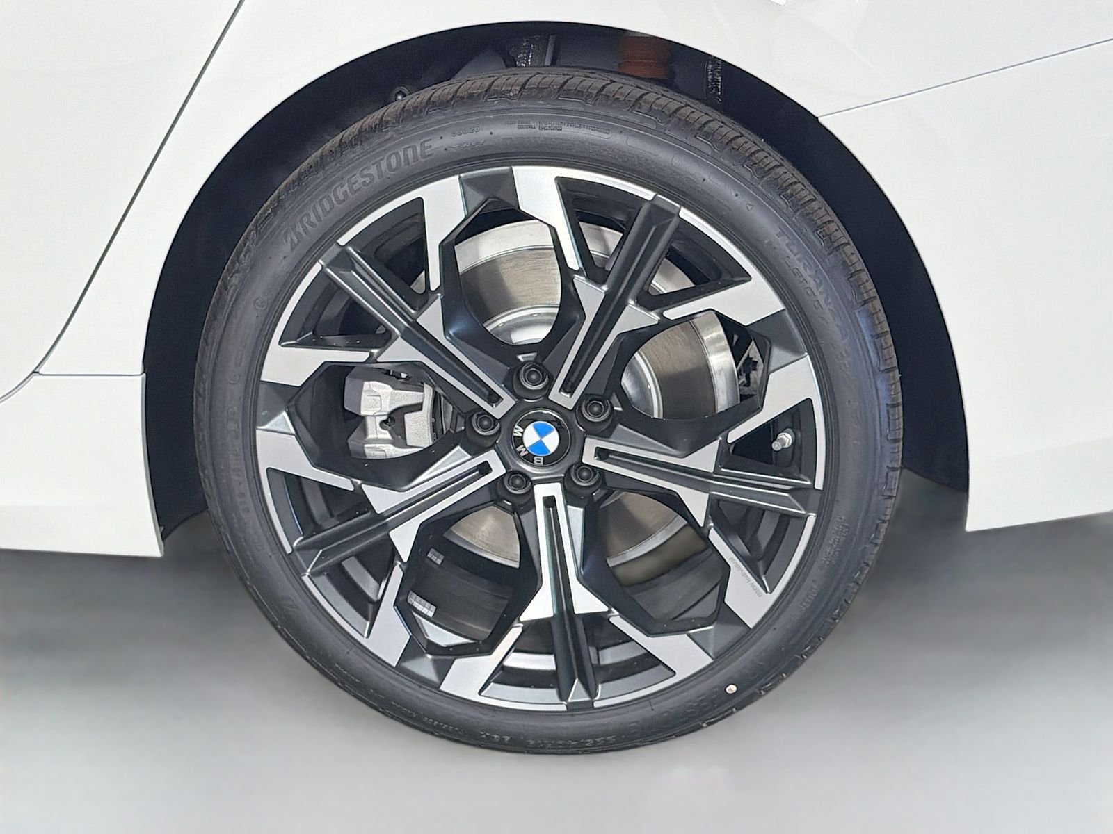 New 2026 Alpine White BMW 330i image 32