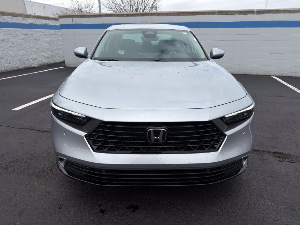 New 2026 Solar Silver Metallic Honda Touring image 8
