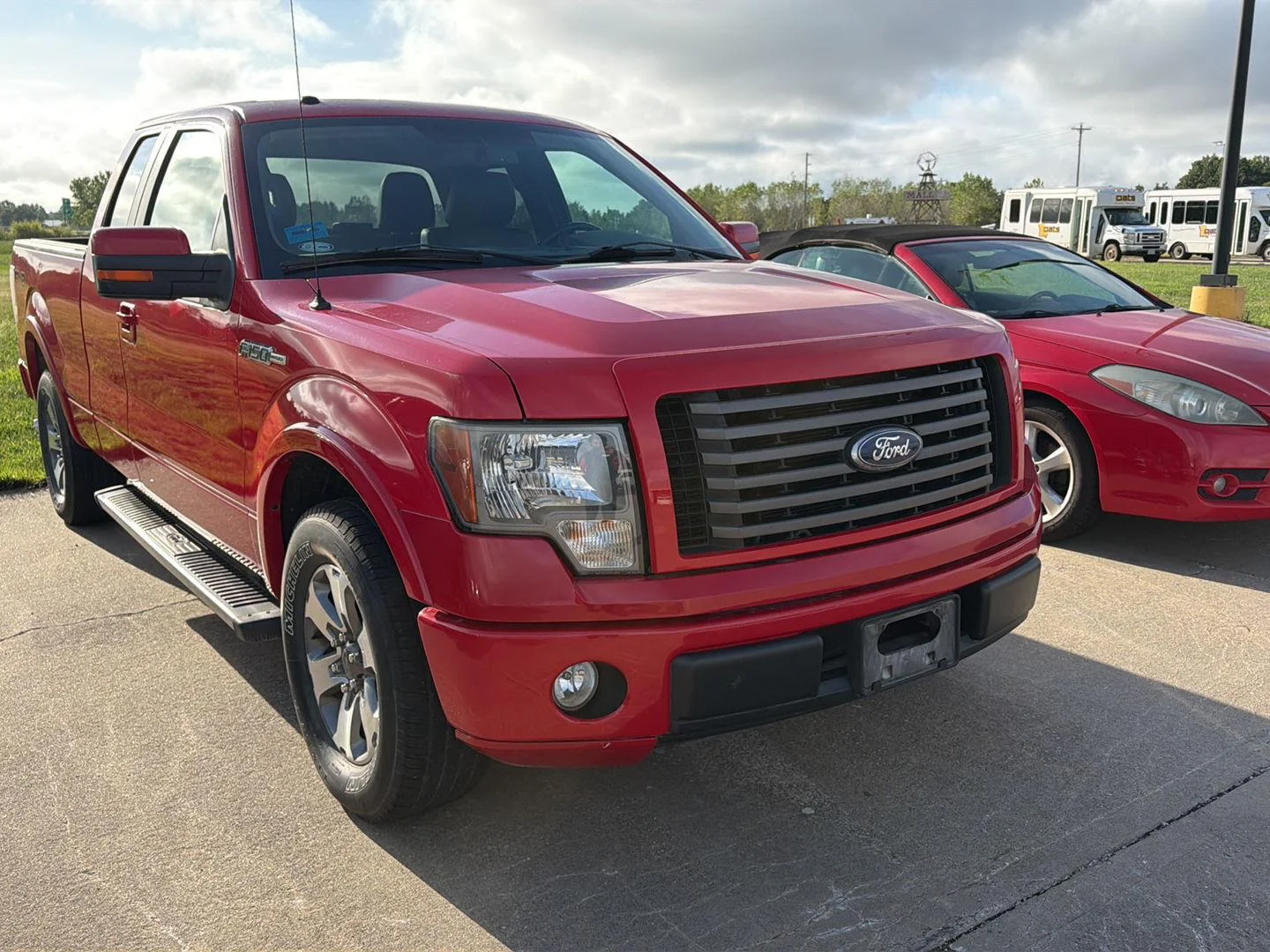 Used 2010 RED FORD  image 2