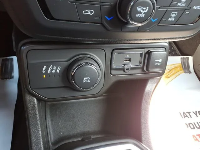 2023 Jeep Renegade Latitude - Photo 20