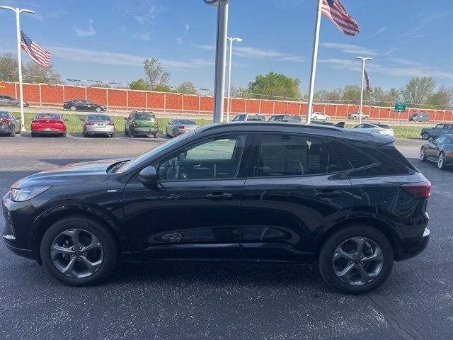 Used 2024 Black Metallic Ford ST-Line image 4