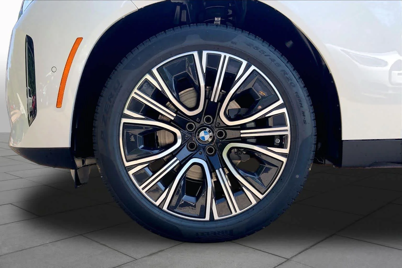 New 2026 Mineral White Metallic BMW 30 xDrive image 11