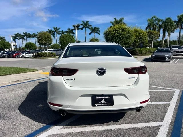 Used 2020 White Mazda  image 18