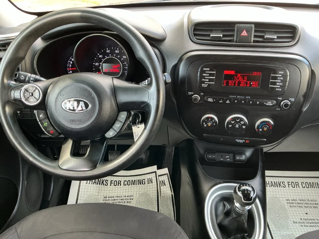 Used 2015 Brown Kia Base image 22