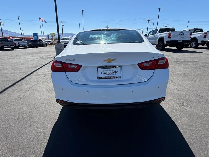 Used 2024 Summit White Chevrolet 1LT image 4