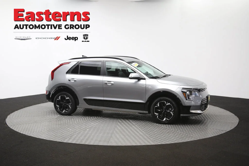 Used 2023 Gray Kia Wind image 48