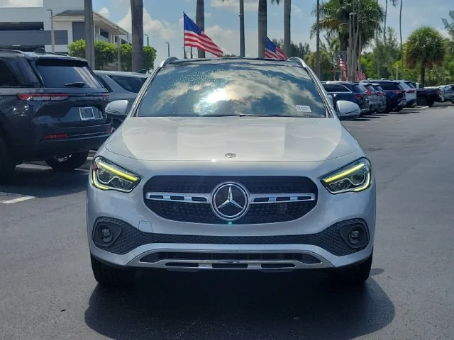 Used 2021 Silver Mercedes-Benz GLA 250 image 2