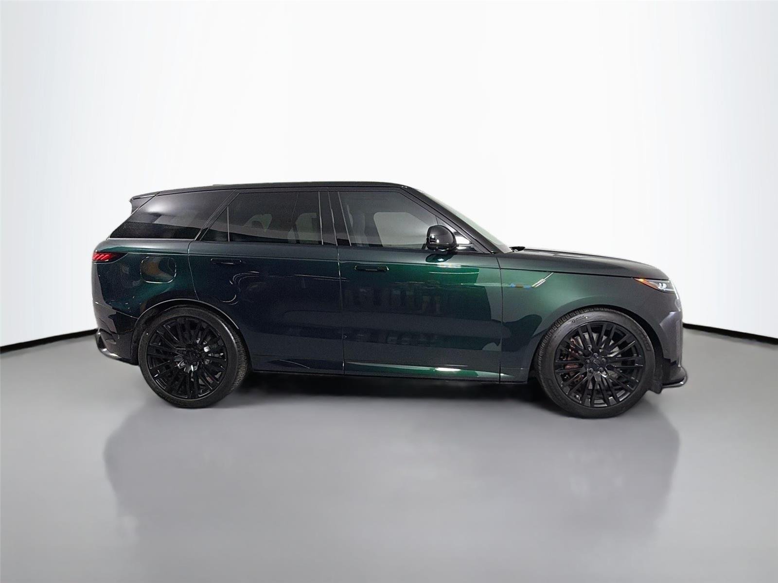 New 2026 British Racing Green LAND ROVER SV V8 635PS image 4