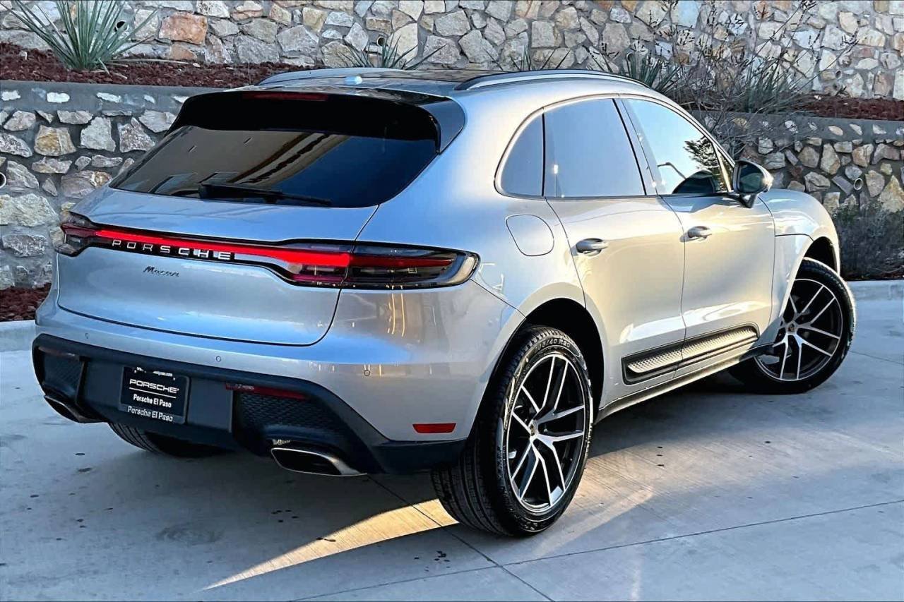2026 Porsche Macan T - Photo 7