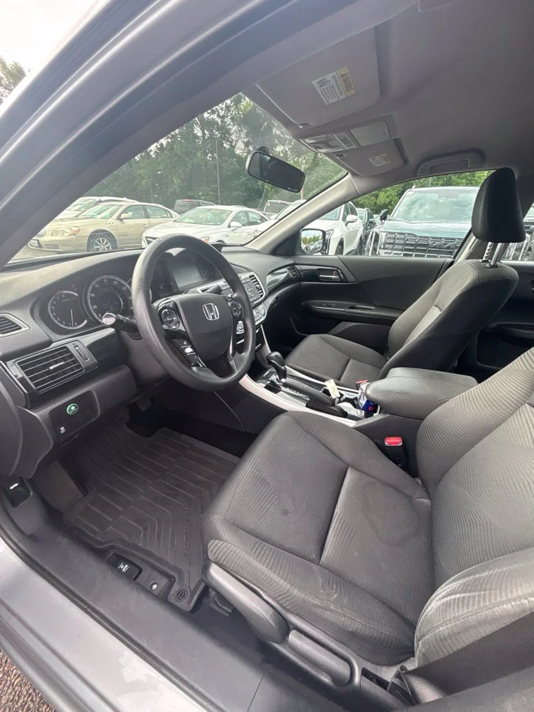 Used 2017 Silver Honda LX image 11