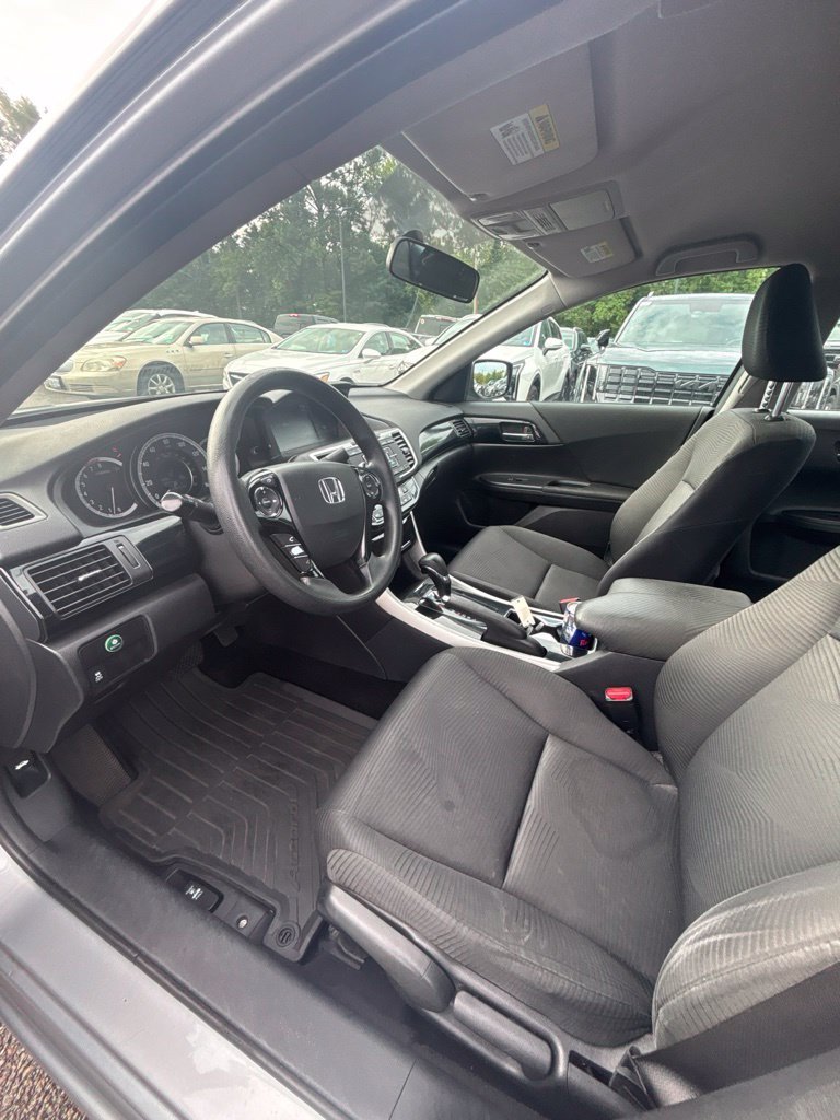 Used 2017 Silver Honda LX image 11