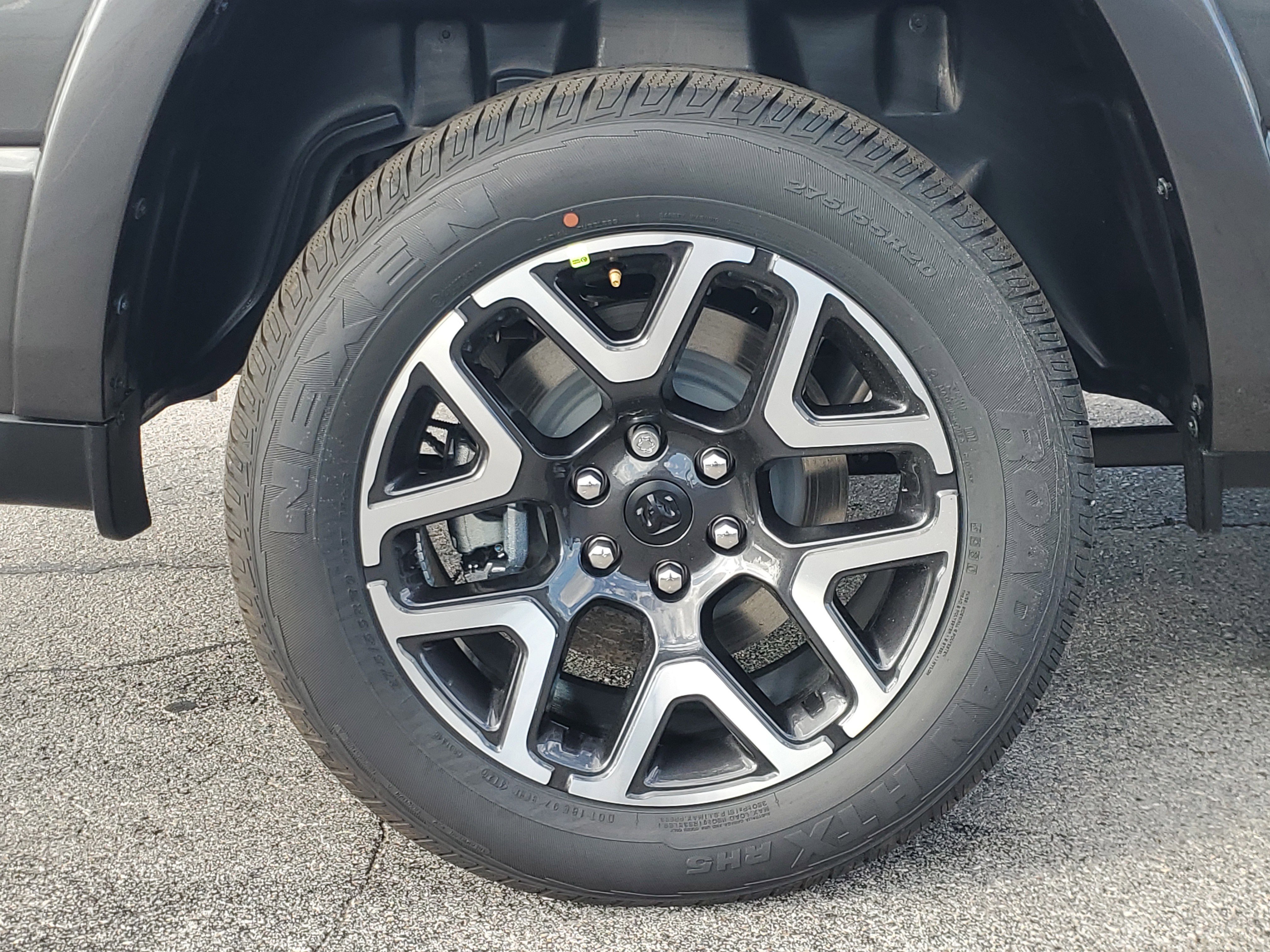 New 2026 Granite Crystal Metallic Clear-Coat Exterior Paint RAM Laramie image 4