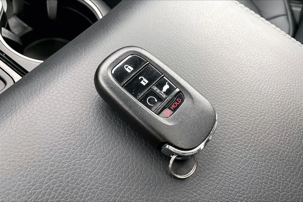 Used 2025 Red Honda Touring image 34
