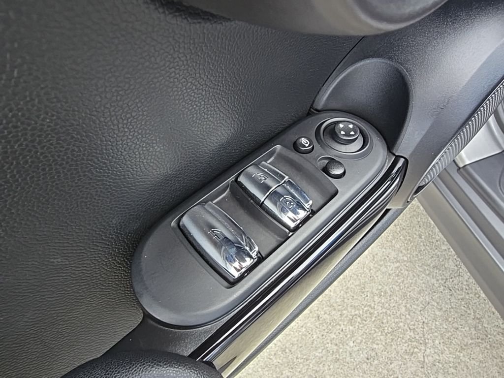 2024 MINI Convertible S - Photo 23
