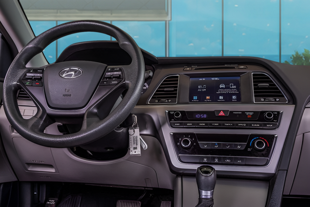 Used 2017 Blue Hyundai SE image 13