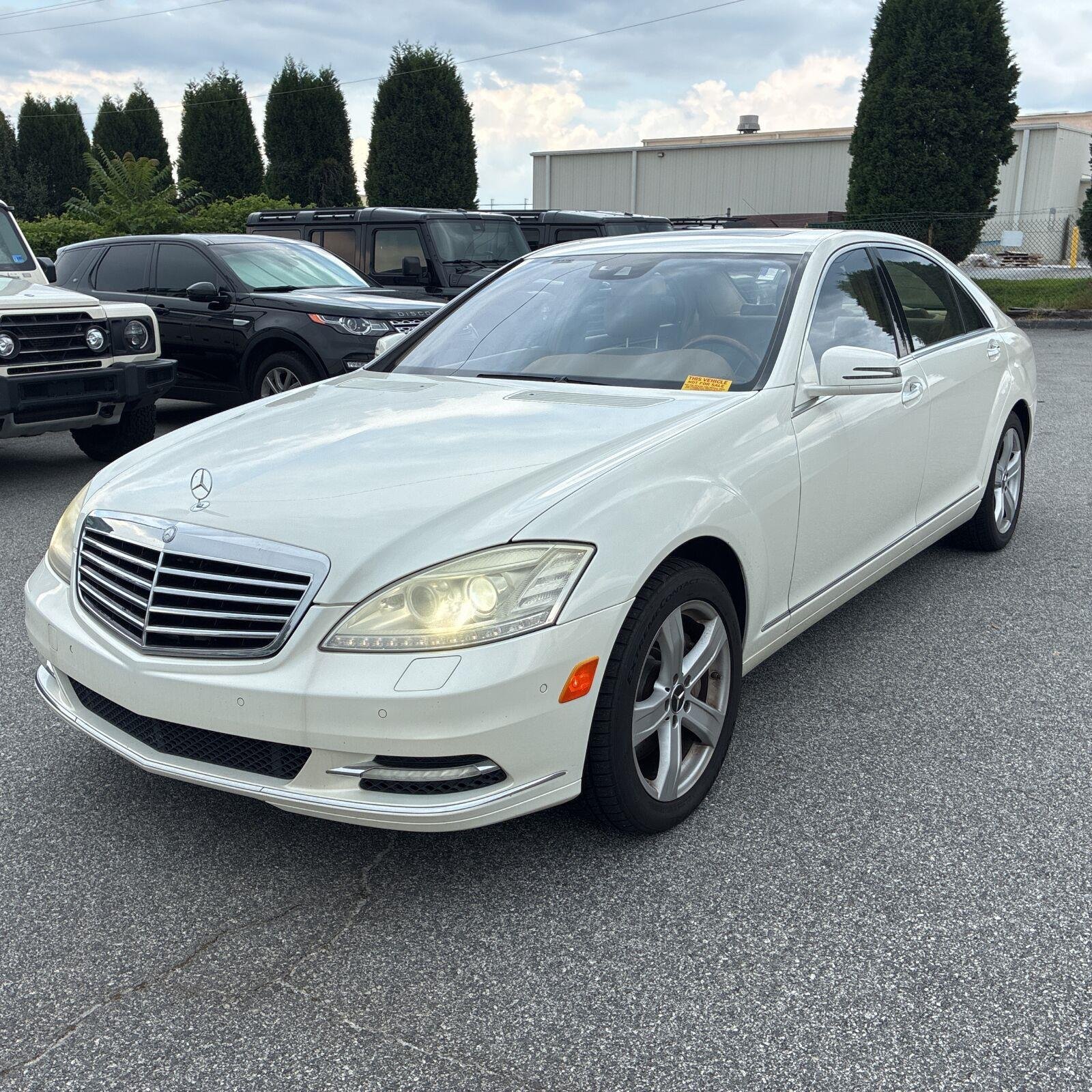 Used 2010 Diamond White Metallic Mercedes-Benz S 550 image 1