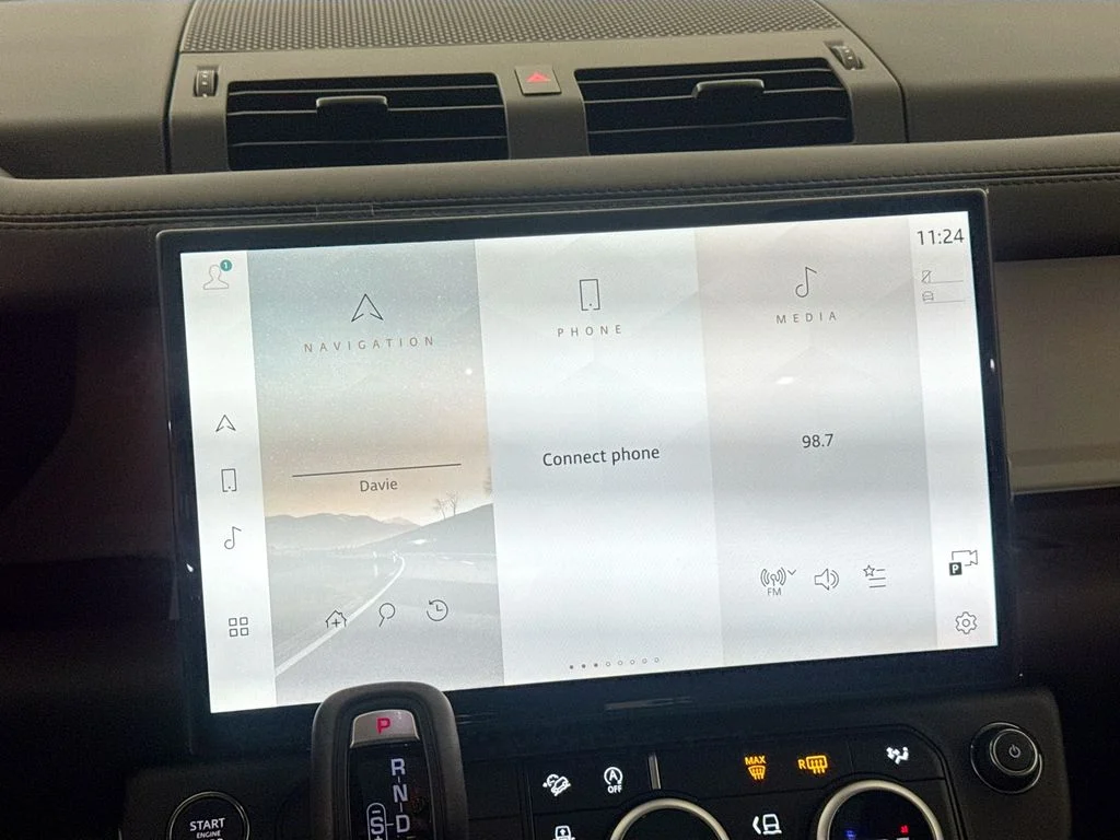 New 2026 Fuji White Land Rover X-Dynamic SE image 15