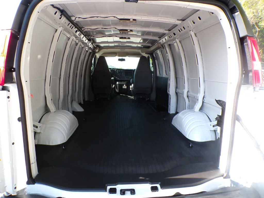 2026 Chevrolet Express Cargo Work Van - Photo 17