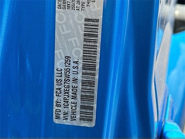 New 2025 Hydro Blue Pearl-Coat Exterior Paint Jeep Sahara image 20