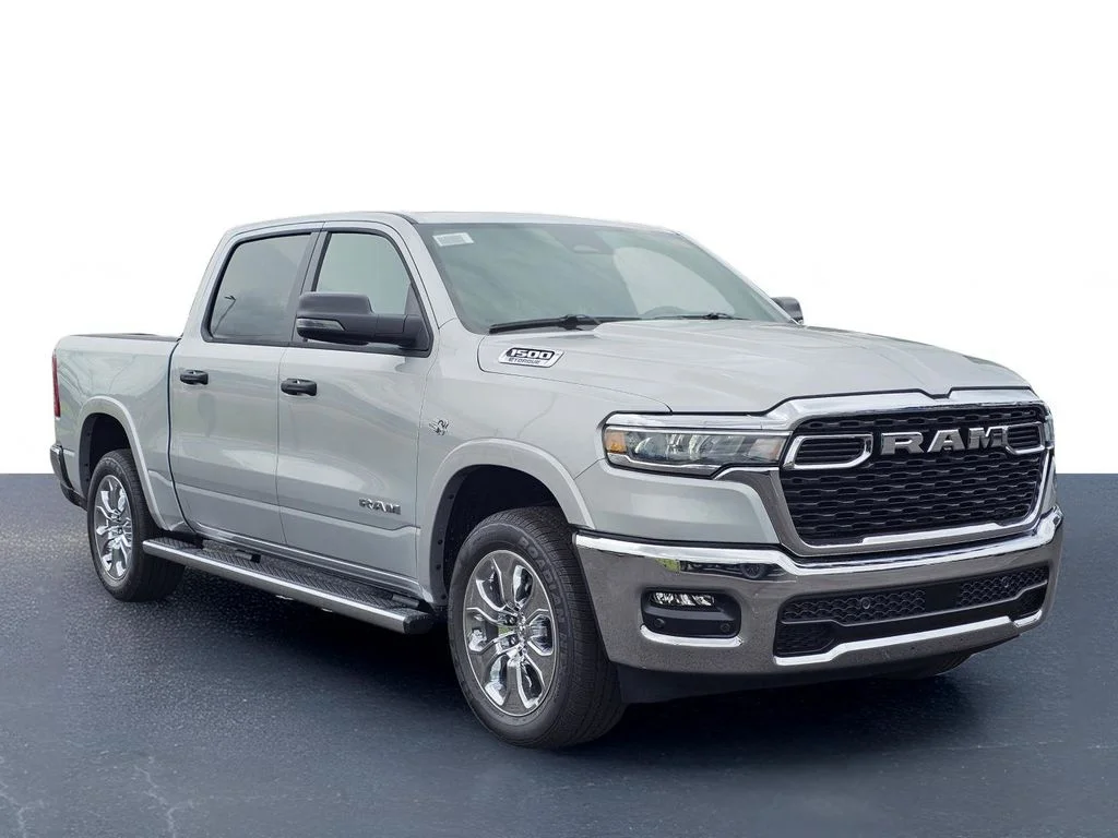 New 2026 Silver Zynith Exterior Paint RAM Big Horn/Lone Star image 5