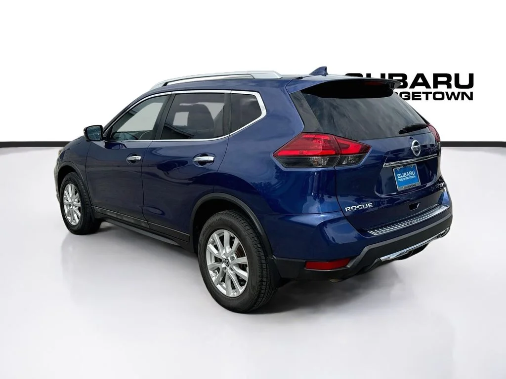 Used 2017 Blue Nissan SV image 5