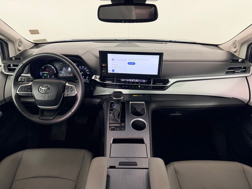 Certified Used 2025  Toyota XLE image 15