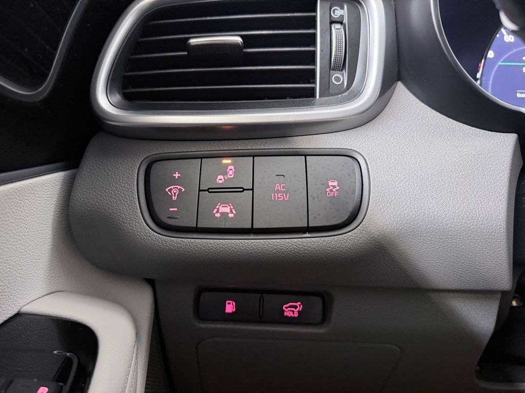 Used 2019 White Kia SX image 21