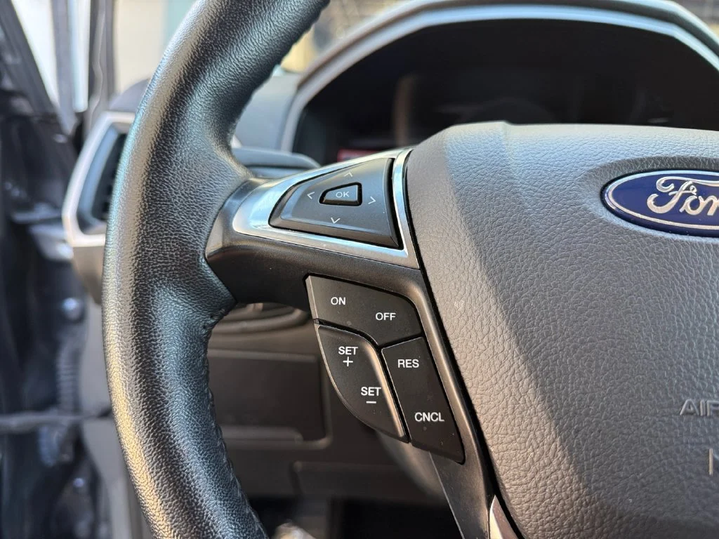 Used 2024 Gray Ford SEL image 24