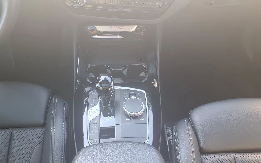 Used 2023 Black BMW sDrive30i image 30