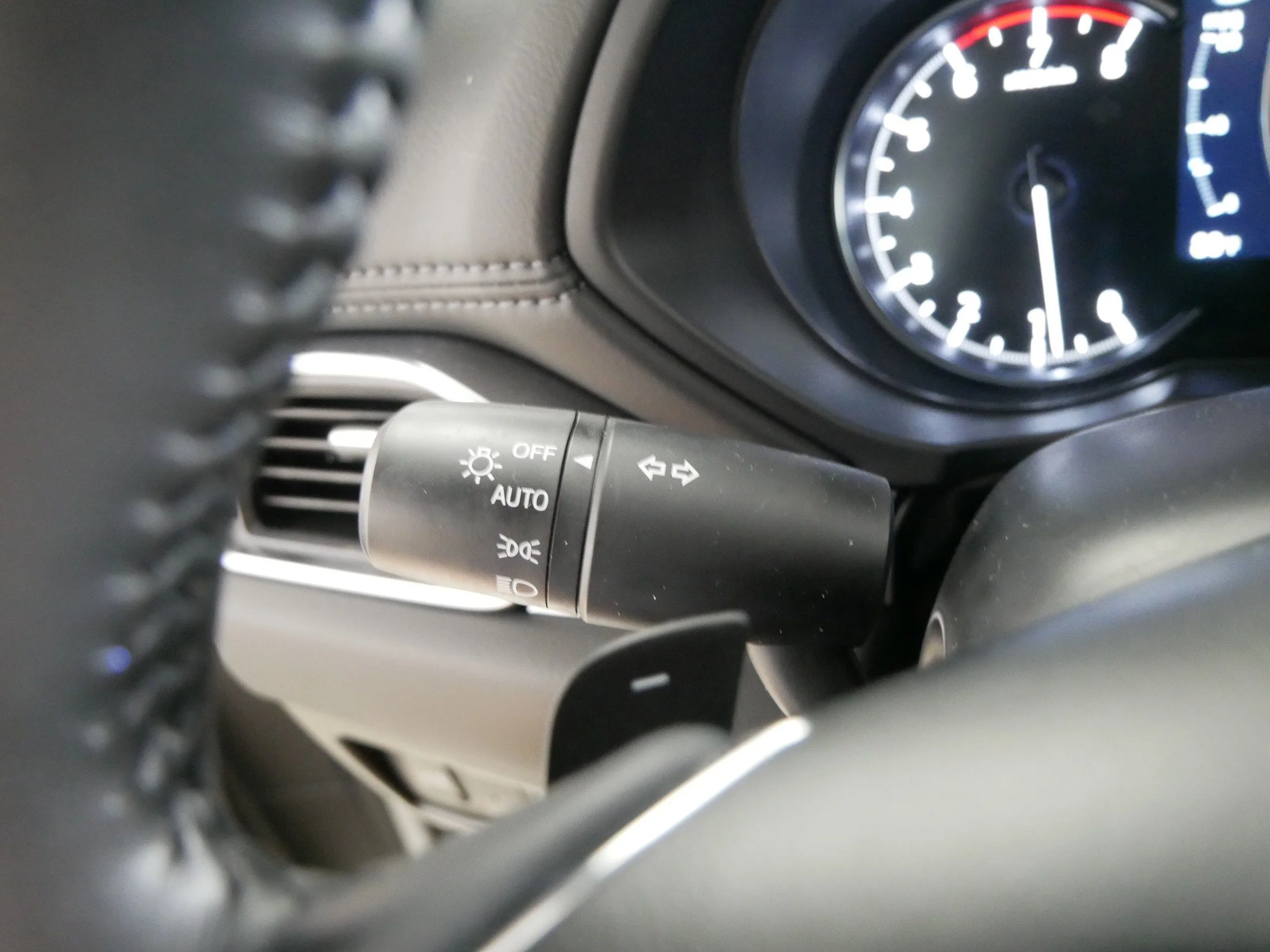 Used 2024 Rhodium White Metallic Mazda 2.5 Carbon Turbo image 31