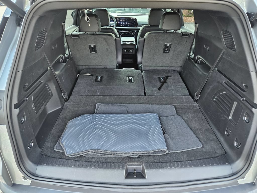 Used 2026 Sterling Gray Metallic Chevrolet LT image 18