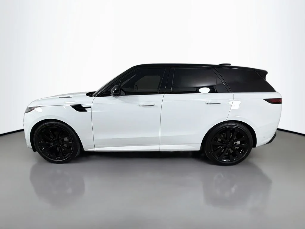 Used 2026 White Land Rover Dynamic SE image 8