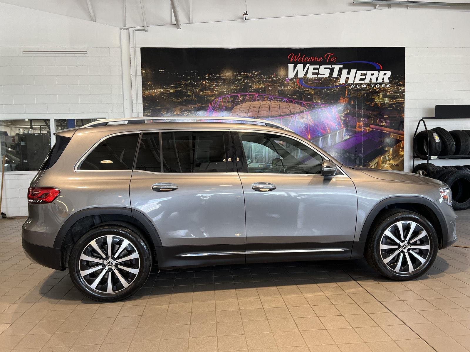 Used 2021 Gy Mercedes-Benz GLB 250 image 8