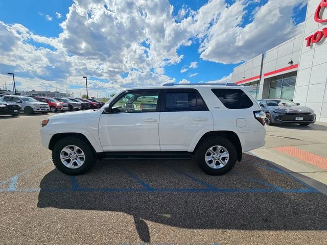 Used 2018 Super White Toyota SR5 image 10