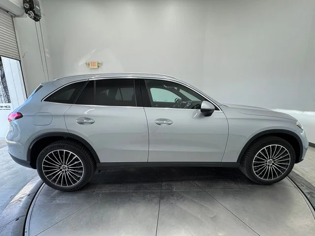 New 2027 Silver Mercedes-Benz GLC 300 image 15